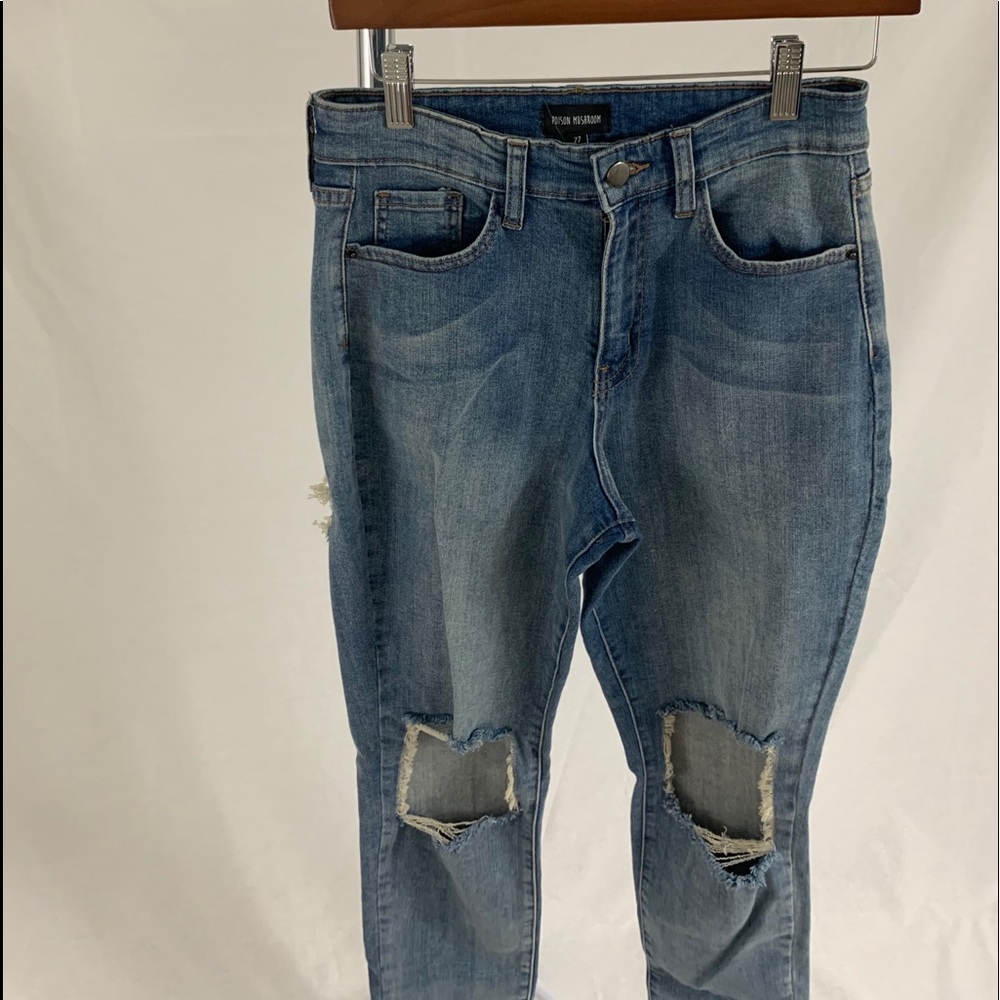 High waisted mom jean with holes